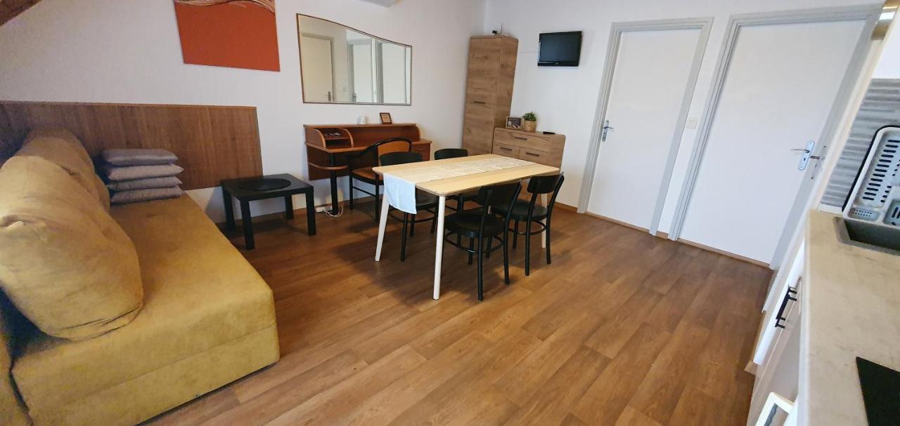 Forrest Apartman Денешдиаш Экстерьер фото